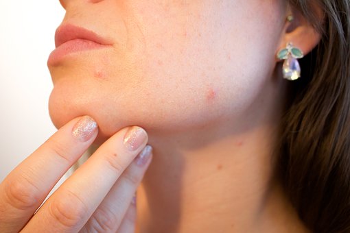 Dermatolog léčí i&nbsp;omlazuje