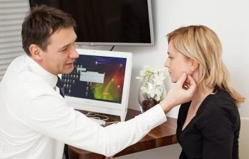Plastická operace může být způsobem, jak si zvýšit sebevědomí